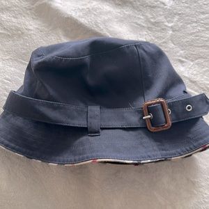 Burberry bucket hat